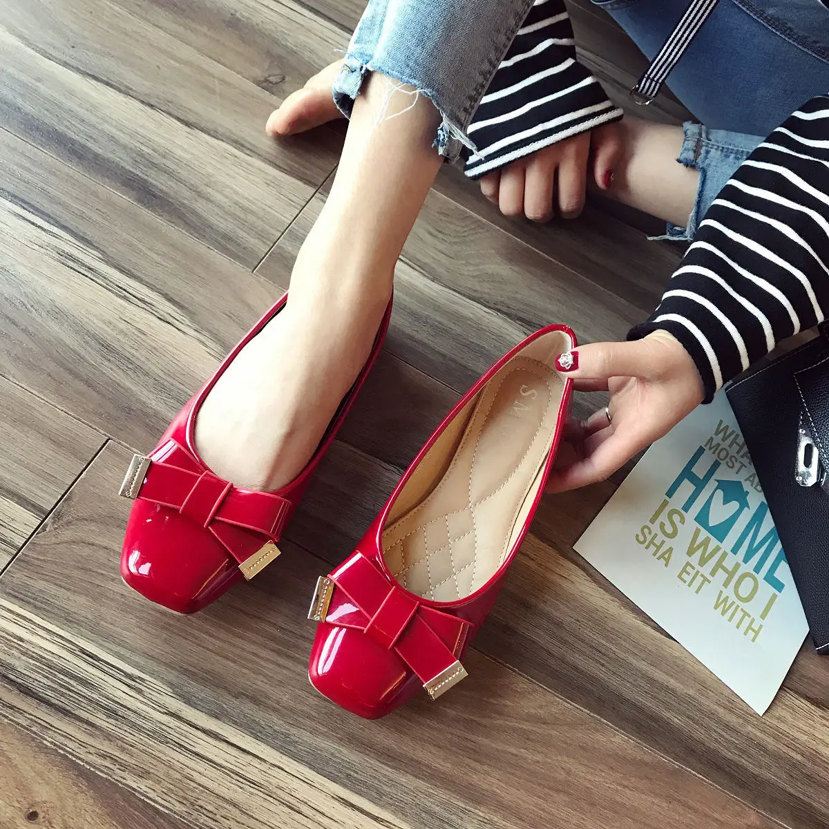

New Flat Shoes Square Head Shallow Bright Women Shoes Cross Strap Fashion Single Shoes Wome Loafers Women Harajuku Shoes