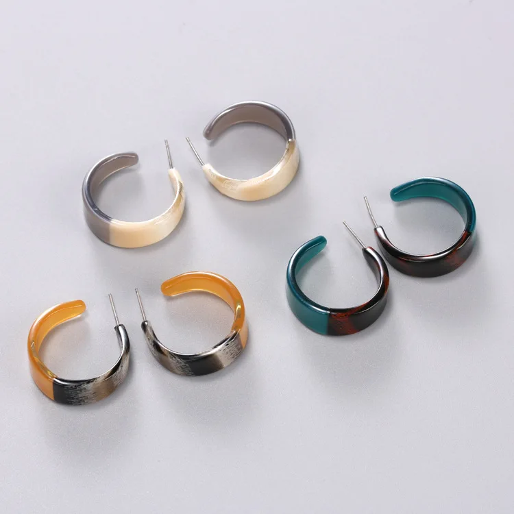 

Bohemian ILYF Fashion Stud Earrings Acetate Sheet Two-Color C Simple Stud Earrings For Women Earrings Geometric Round Gift