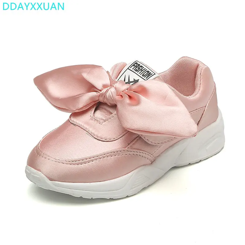 الفتيات أحذية رياضية 2018 جديد الخريف أزياء القوس الأطفال رياضية المطاط وحيد أحذية الأطفال عارضة الأحذية المسطحة للبنات الاتحاد 26 ~ 30