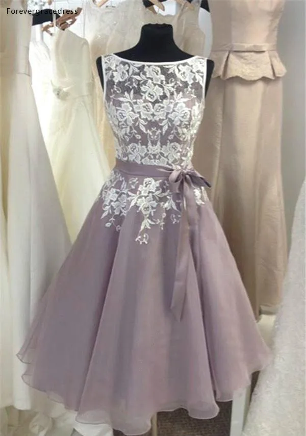 Lilac Lavender Country Short Bridesmaids Dresses A Line Sheer Neck Appliques Ruffles Knee Length Homecoming Cocktail Gowns BA9926  105 (1)