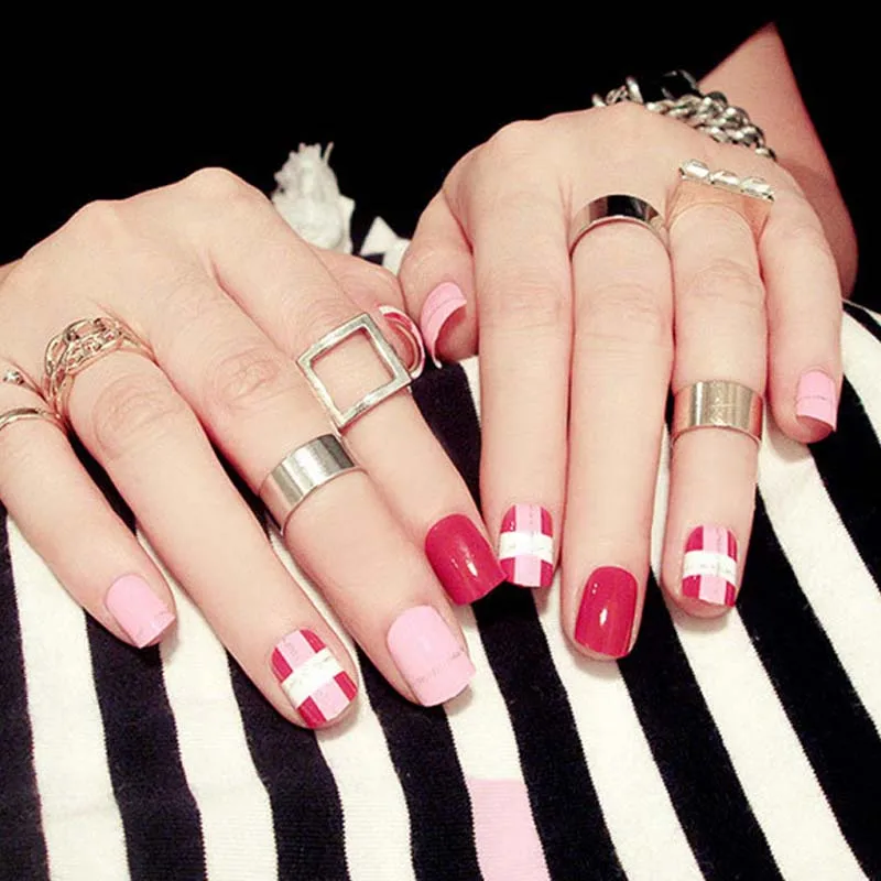 

24pcs DIY Full Cover Nail Art Tips with Glue Short Size Design Fashion False Nails Girls Sweet Pink Red Color Artificial Nail