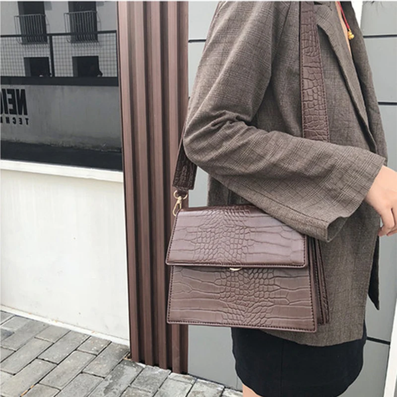 خمر التمساح النساء حقيبة الكتف واسعة حزام مصمم Crossbody حقيبة صغيرة رفرف أكياس عشاء مخلب محفظة Bolso femenino 2019