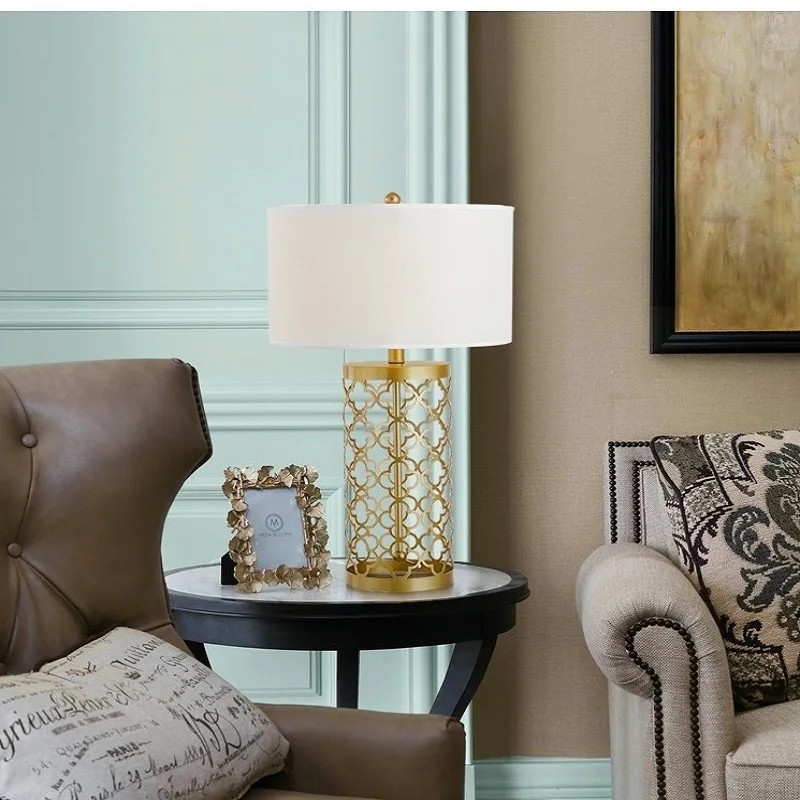 LukLoy Современная Золотая настольная лампа для гостиной Европейский ретро роскошный креативный Настольный светильник для спальни белый, тканый, затененный прикроватный