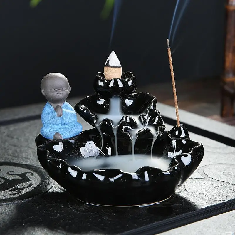 Traditional Black Ceramic The Little Monk Small Buddha Censer Backflow Incense Burner Use In house Creative Home Decor - Цвет: 130x80mm
