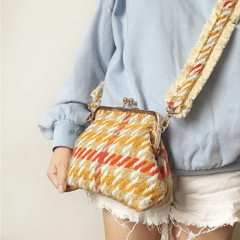 

2018 Fashion New Handbag High quality Woolen Women bag Sweet Lady Clamp Shoulder bag Colored Striped Shells Messenger Female bag
