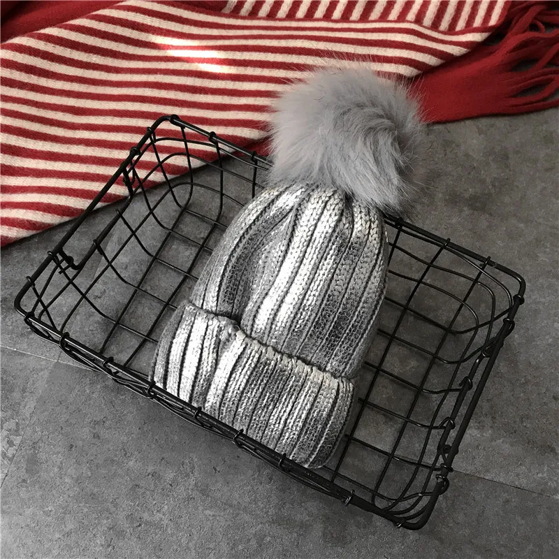 

Winter Female Ball Running cap Pom Poms Winter Hat For Women Girl 'S Hat Knitted Beanies Cap Hat Thick Women Skullies Beanies