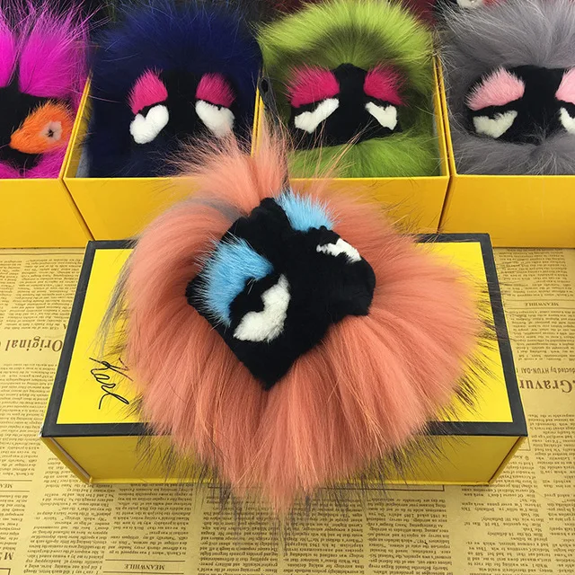 

luxury Fluffy Raccoon Monster face Fur Ball Pompon Keychain Fox Fur Monster Keychain Fur Pompom Key Chain holder Charm Women Bag