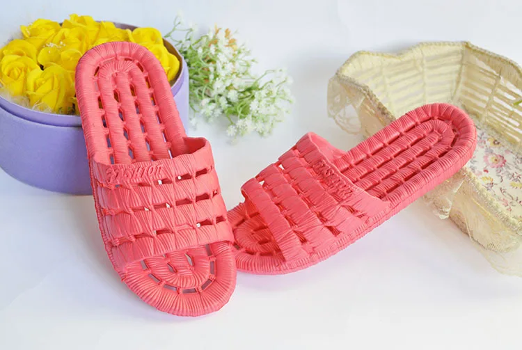 Летние домашние женские шлепанцы на полой подошве; нескользящие сандалии; шлепанцы на плоской танкетке; обувь на платформе для ванной; chaussure femme; 065W