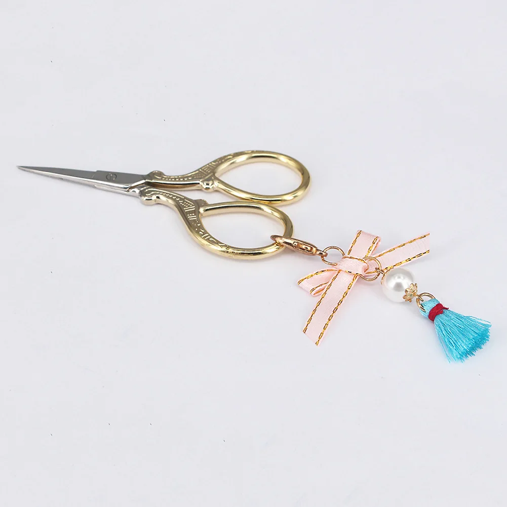 

Small Scissors Carved Vintage Nail Art Cut Craft Manicure Tool Nail Care Scissors Durable With Pendants HB88