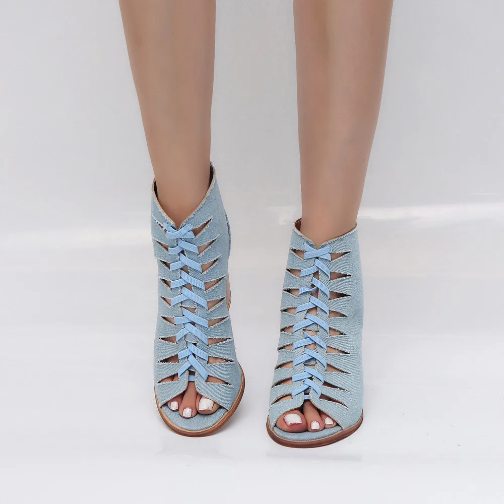 Пикантные римские сандалии из джинсовой ткани с открытым носком пикантные женские летние сандалии на высоком толстом каблуке, украшенные бисером