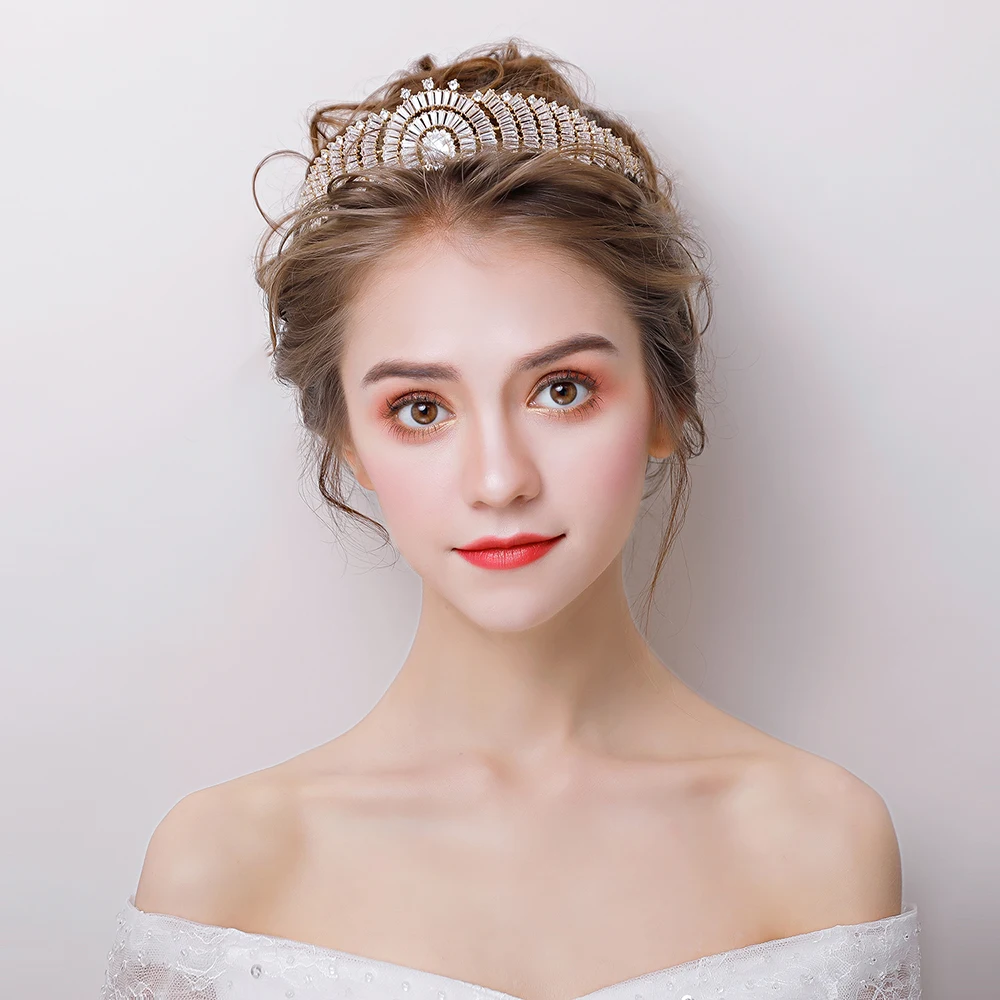 

Luxury Cubic Zirconia Tiara Gold Color Shiny AAA Clear Zircon Headband Princess Crown Bridal Wedding Hair Jewelry Gift Headpiece