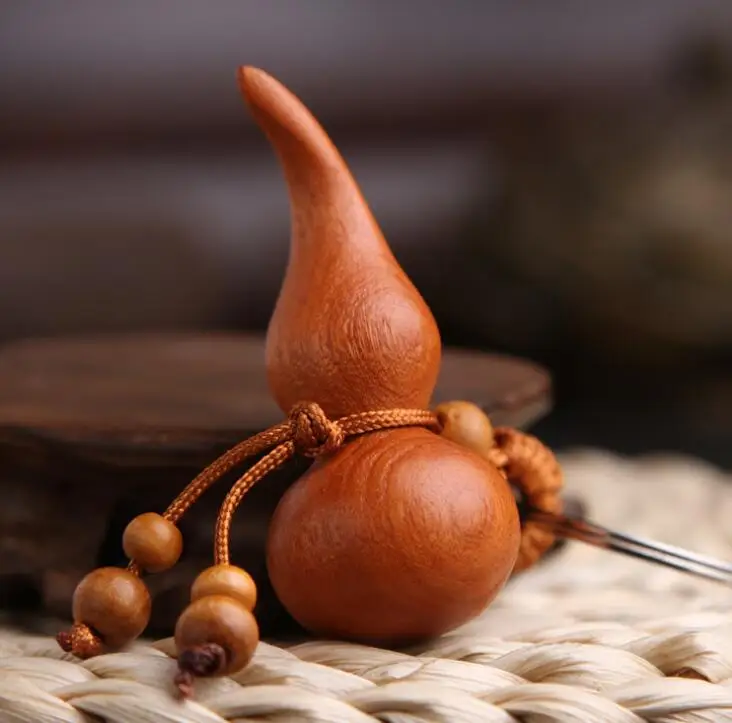 

Chinese Peach Wood Carved Small Gourd Cucurbit Exquisite Car Key Chain Pendant