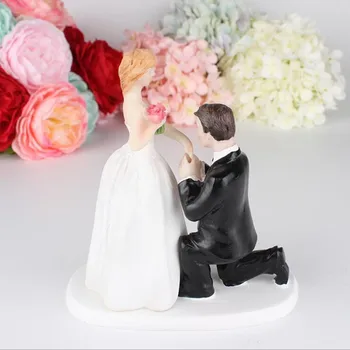 

Free!Warmly Embrace Bride and Groom Toppers Couple Figurine Wedding Romantic Cake Topper for Wedding Cake Decorative Accessories