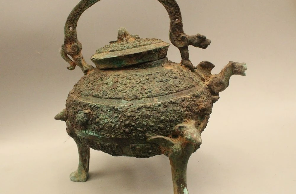 

11"Ancient China Chinese Dynasty Palace Old Bronze Beast Flower Bottle Vase