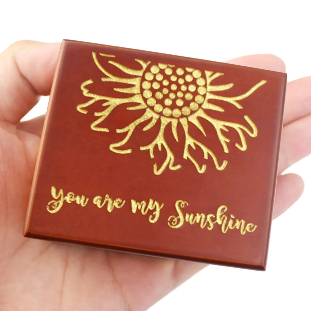 Деревянная музыкальная шкатулка You are my sunshine ручной работы подарок на день