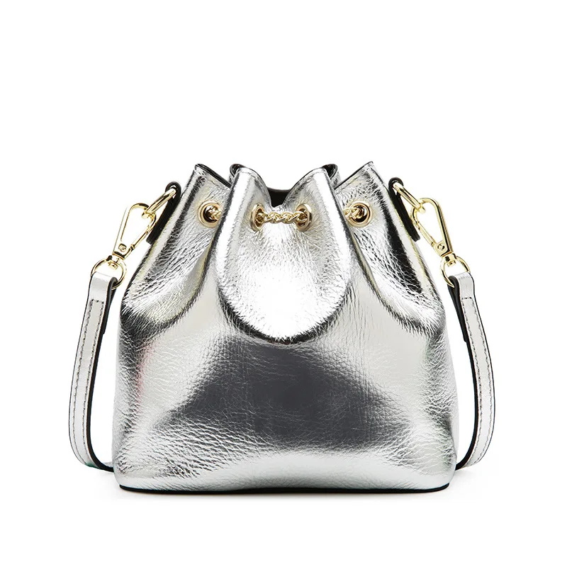 Women's new European and American fashion cowhide bucket bag Fashion wild leather shoulder Messenger bag Drawstring buckle hand Women's new European and American fashion cowhide bucket bag Fashion wild leather shoulder Messenger bag Drawstring buckle hand