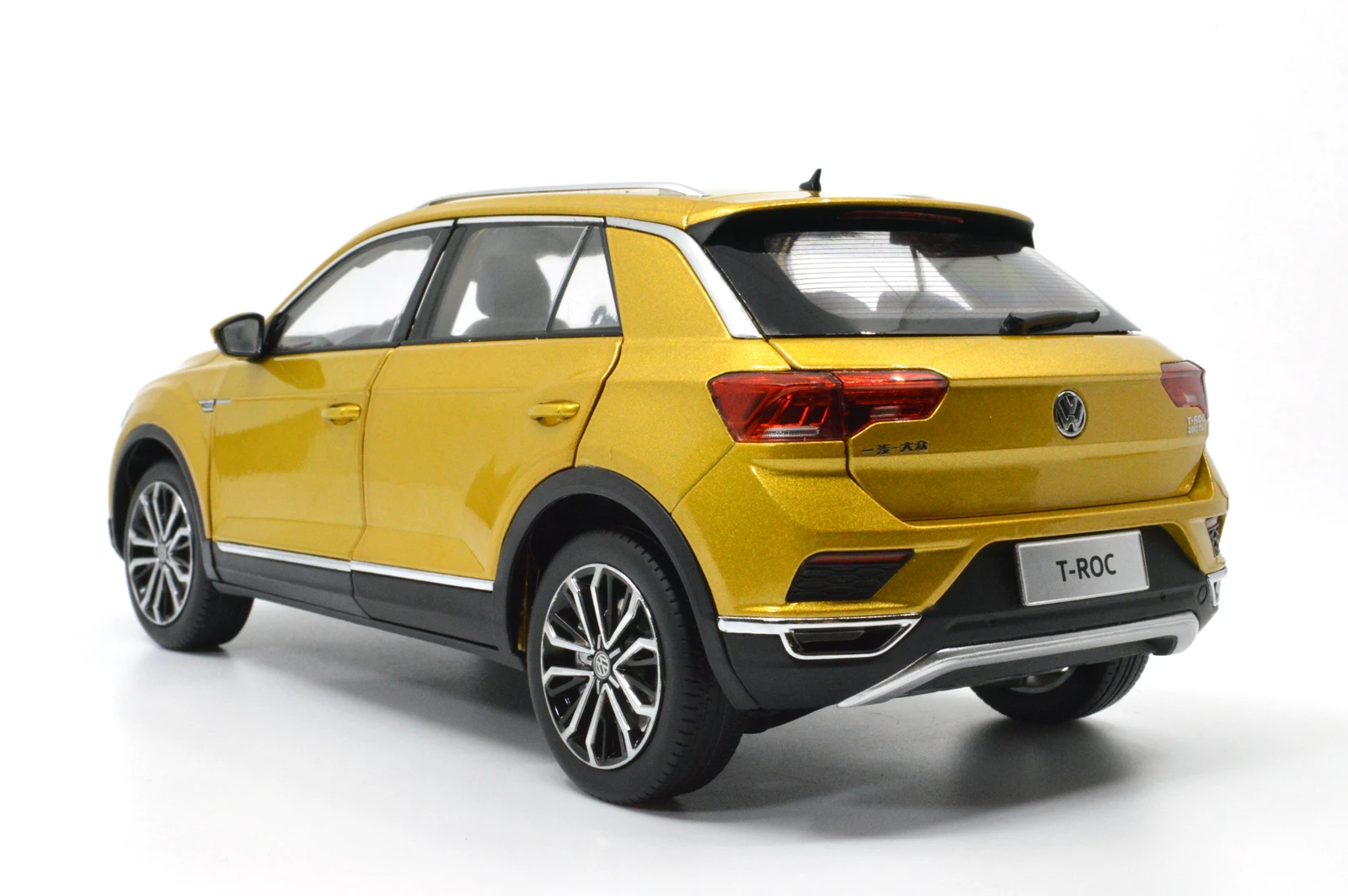 1/18 1:18 весы VW T Roc 2018 Желтое Золото Топ статическое моделирование литье под