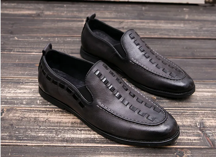 

Male Summer Fashion England Style Leather Moccasin Gommino Breathable Slip on Lazy Shoes Men Weaving Flat Driving Shoes