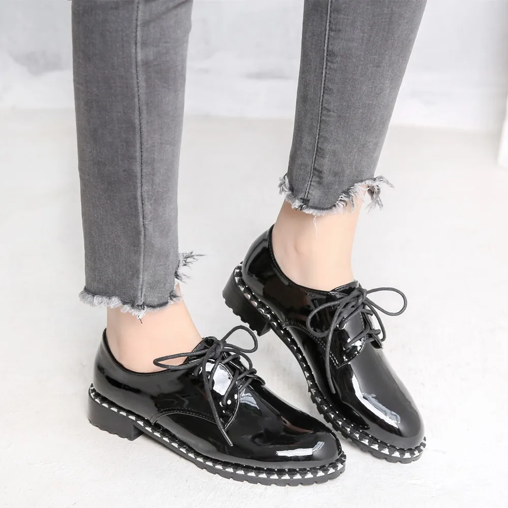 Fletiter الشقق البريطانية نمط أكسفورد أحذية النساء الربيع جلدية أوكسفورد شقة كعب حذاء كاجوال الدانتيل يصل إمرأة أحذية ريترو تصليحه