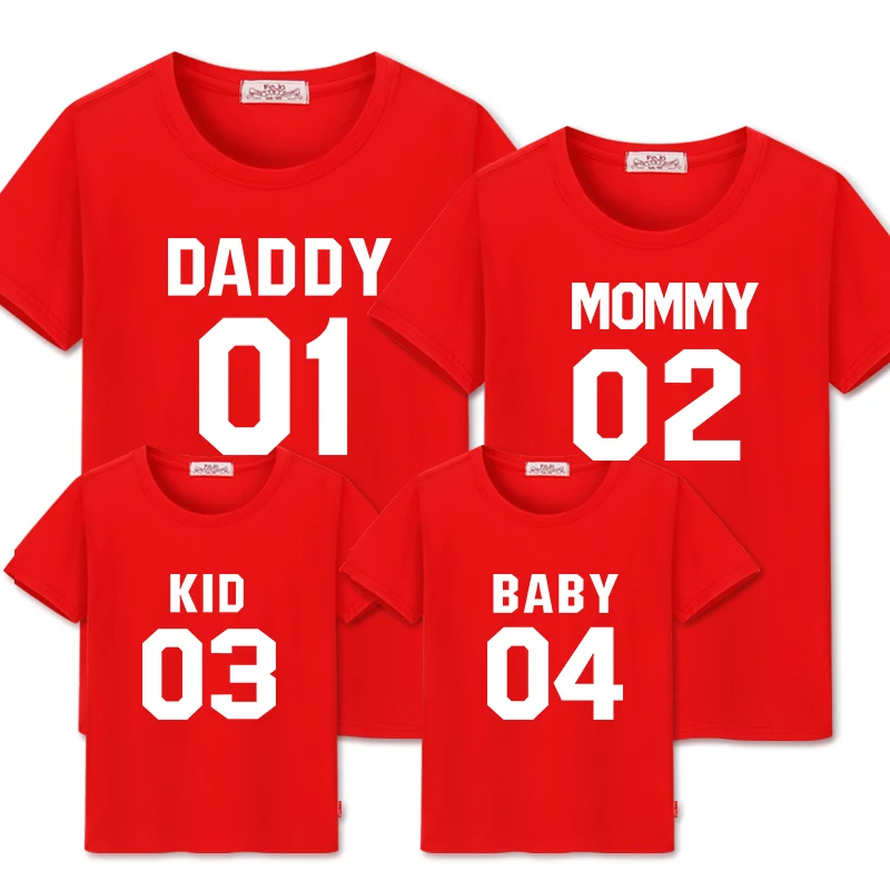 Одинаковые комплекты для семьи; одежда для папы, мамы, дочки и сына; футболка с цифровым принтом; платья для малышей «Мама и я»; 01 0203 - Цвет: red