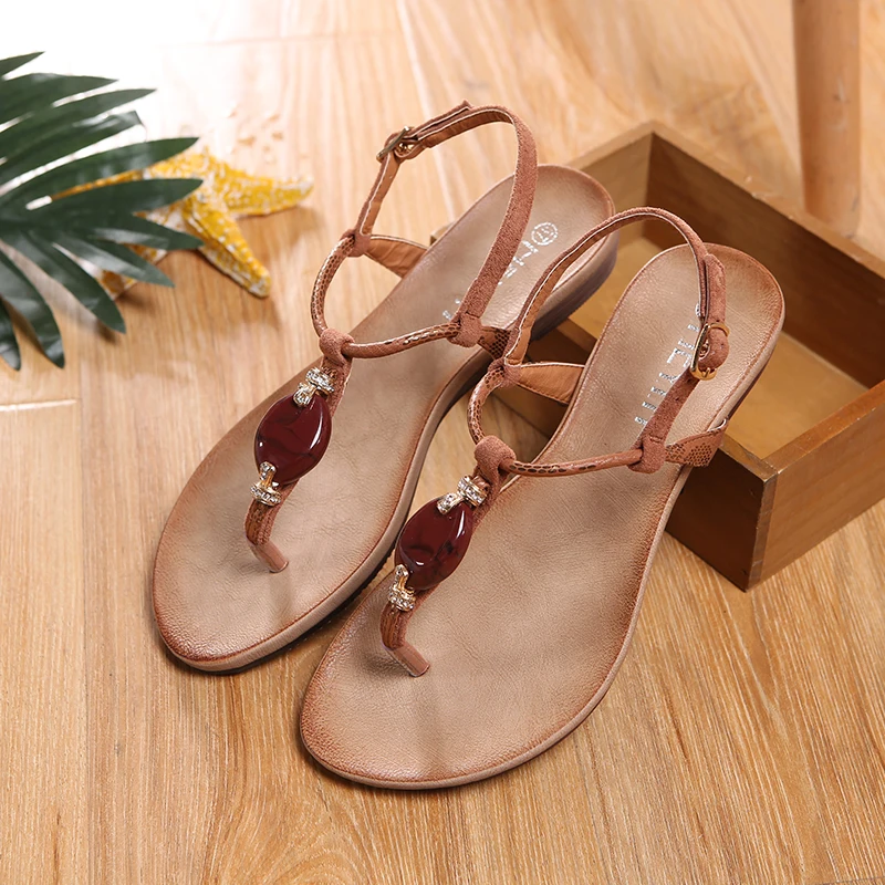 738A5589
