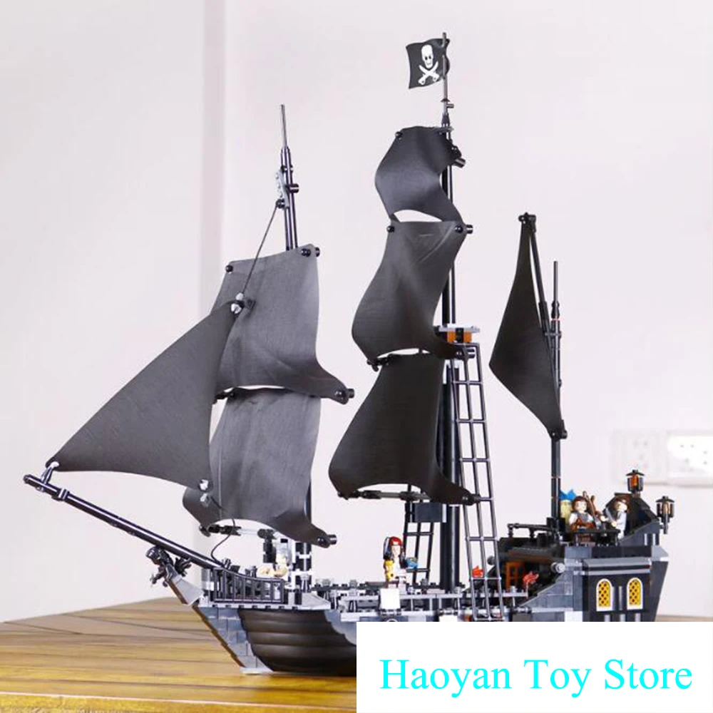 

The Black Pearl Ship 804Pcs Bricks Set Sale Pirates Of The Caribbean Building Blocks Toys for Children Compatible