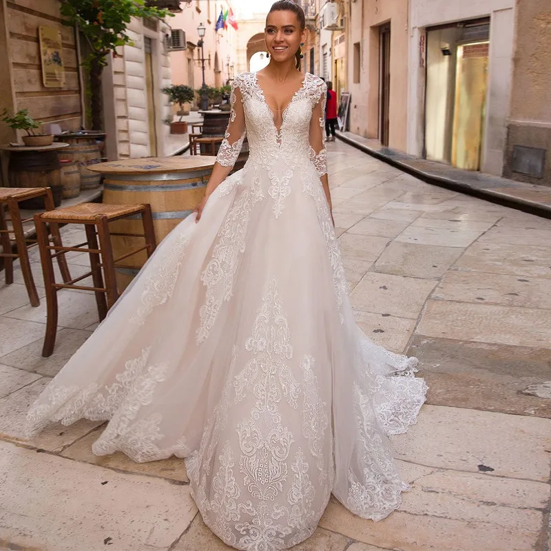 

Cathedral Train Lace Appliques Tulle Bridal Ball Gown Vestidos De Novia Elegant V-Neck Three Quarter Wedding Dress