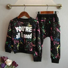 Комплекты для мальчиков с принтом «Дисней» осенние спортивные костюмы комплекты дорожек для мальчиков с алфавитом черного и серого цвета одежда для девочек