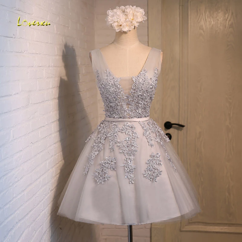

Loverxu Gorgeous Lace Appliques Short Homecoming Dresses 2019 Fashion Sashes Party Gown Knee Length A-Line Graduation Dress