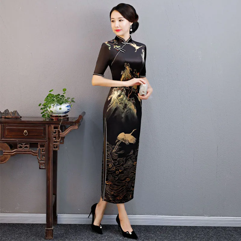 

Chinese Traditional Dress Vintage Design Long Cheongsam Silk Charming Chinese Evening Dresses Gambiered New Arrival 2018