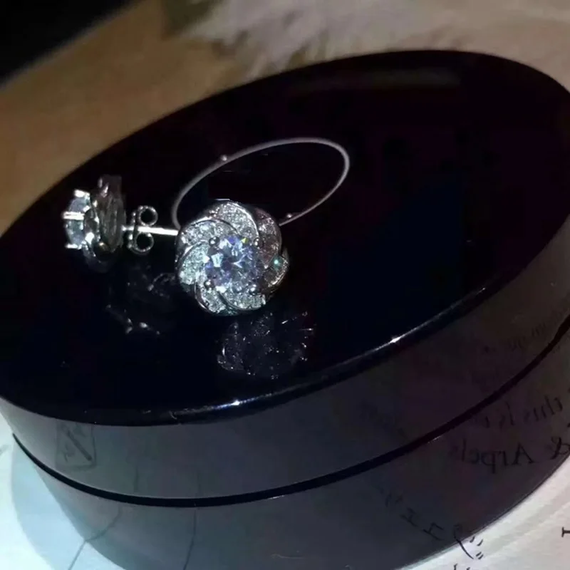 Женские серьги гвоздики с цветком из циркония H & A элегантные стерлингового