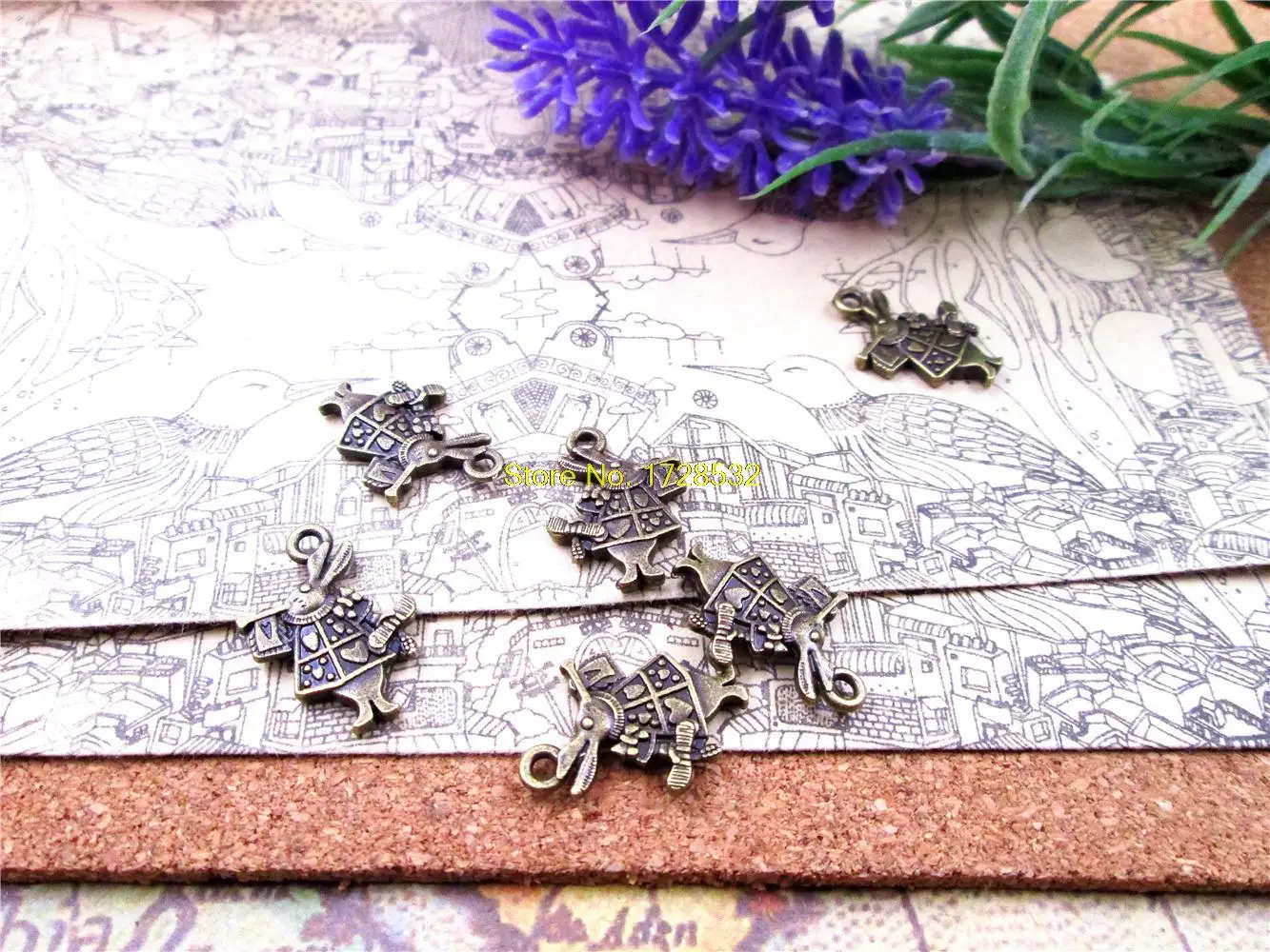 10 Antique Bronze Alice in wonderland Heart Key Charms Steampunk DIY