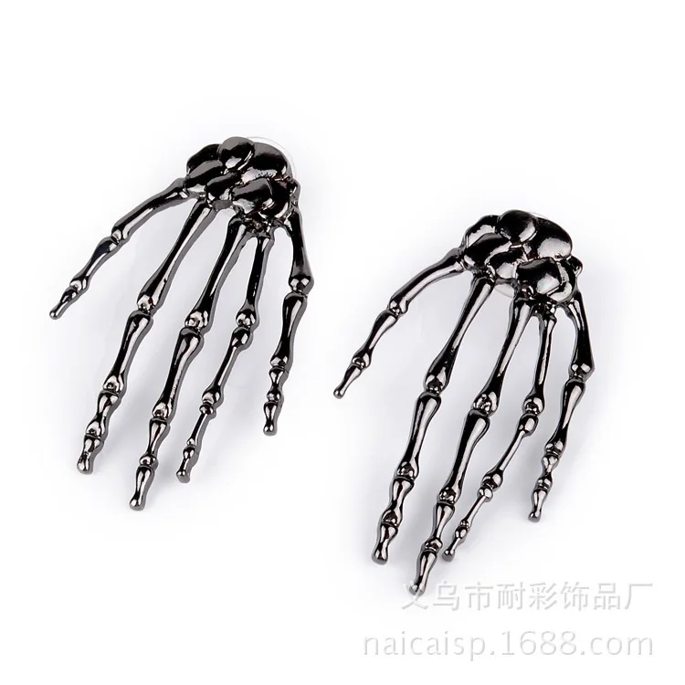 

611 Gothic Punk Vintage Personality Fashion Skull Hand Stud Earrings For Women E3670