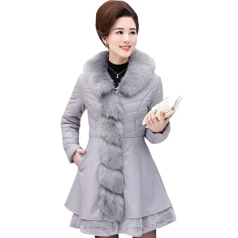 Украина среднего возраста лет хлопковая куртка 2017 Новинка зимы меховой воротник