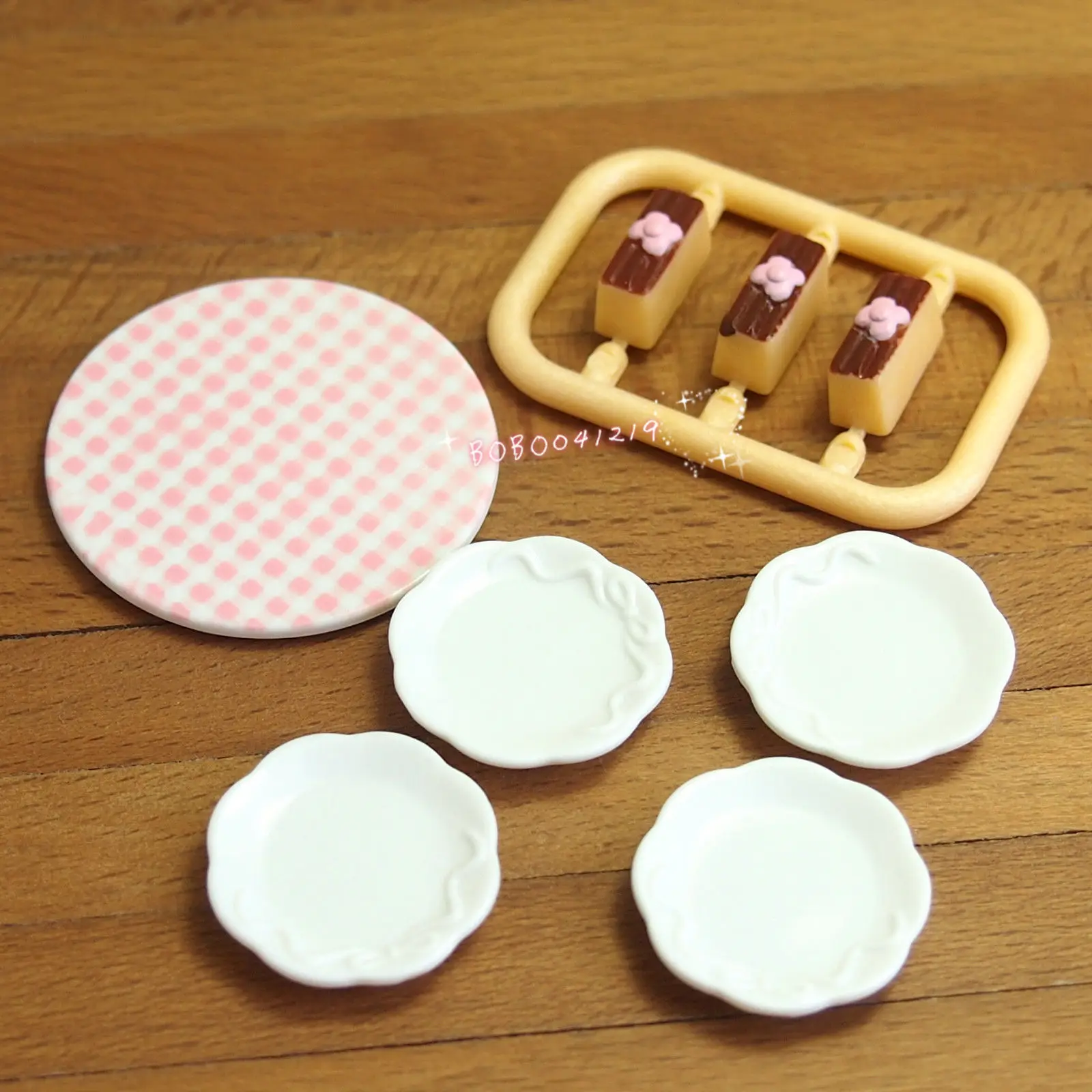 Dollhouse Miniature 112 A Set Of Plastic Dish Rack And Dishes SPO359