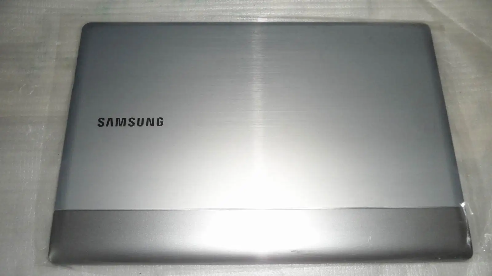

FOR samsung 350U2A 350U2B on a shell casing cover
