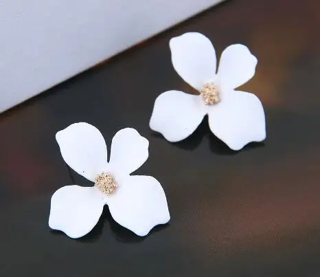 

2019 New Design Fashion Jewelry Elegant Large White Flower Earrings Summer Style Beach Holiday Party Earring for Woman Girl