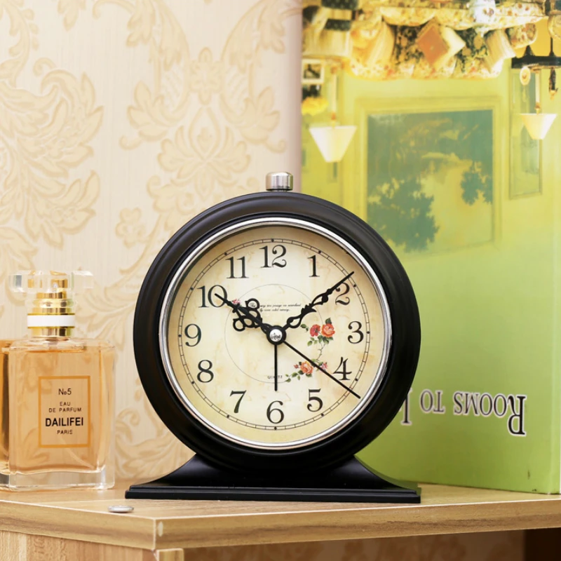 #a quiet Originality jow alarm clock Simple circular Bedroom Desk Table Clock Living Room Decoration Candy gift #a quiet Originality jow alarm clock Simple circular Bedroom Desk Table Clock Living Room Decoration Candy gift