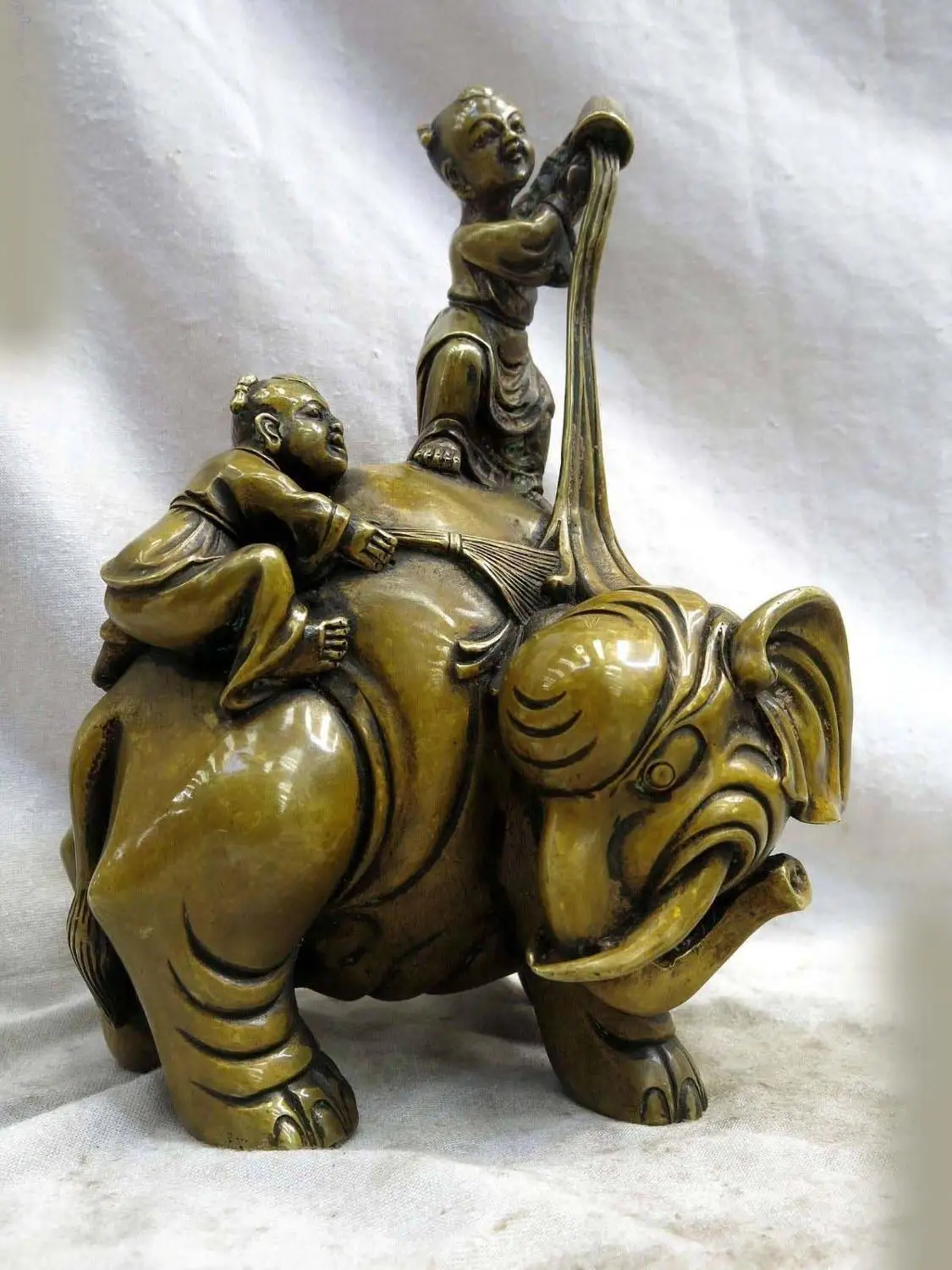 

10" China copper brass fine workmanship two boys bathe elephant Sculpture Statue (D0426)