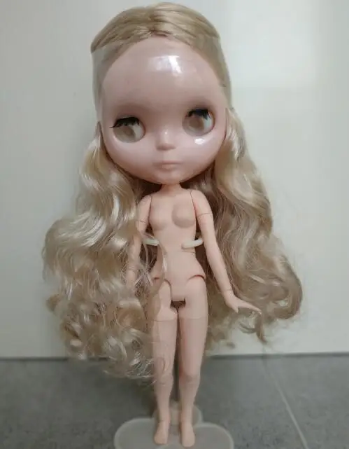 

2008 version doll, light golden long hair
