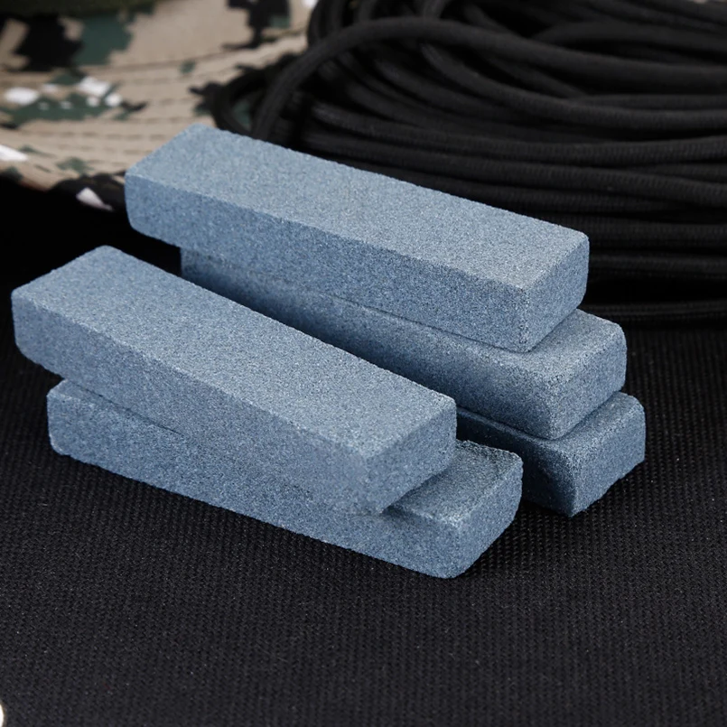 

1 Pc 120 Mesh Professional Knife Sharpener Black Silicon Carbide Whetstone Knives Sharpening Stone Kitchen Accessories 7.4x2x1cm