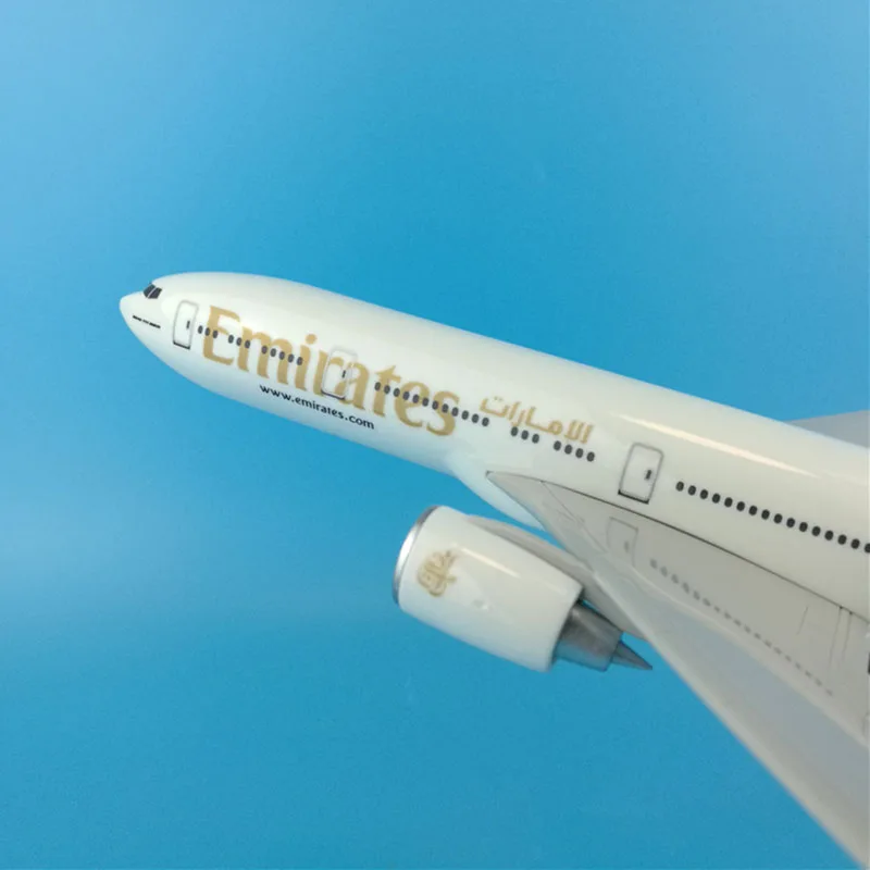 32 см Boeing777-300 Emirates Airlines дыхательные пути игрушечные модели самолетов литья под давлением Пластик сплав Подарки настольные украшения дома