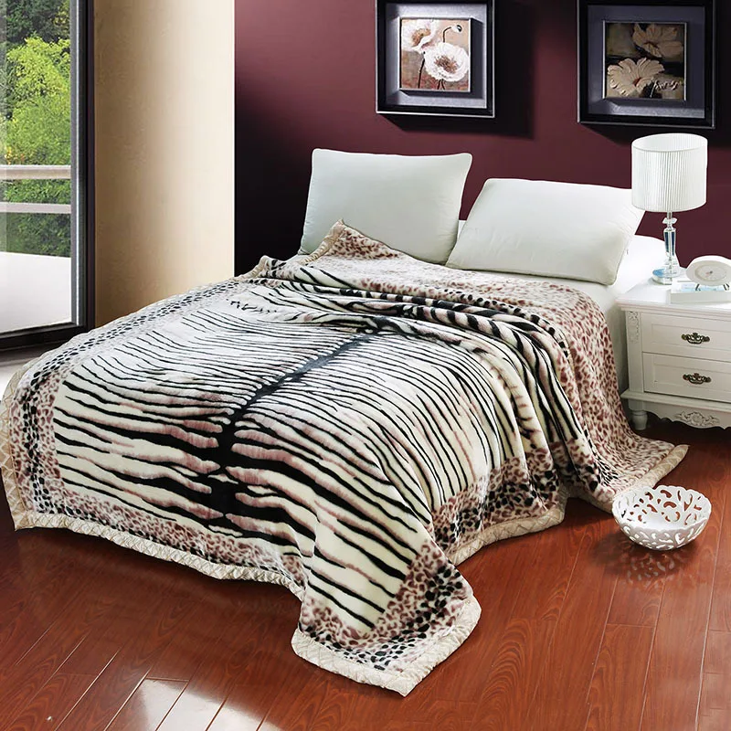 

Winter Warm Blanket On The Bed Polyester Animal Tiger Skin & Floral Pattern Printed Raschel Mink Queen Size Soft Quilt Blanket