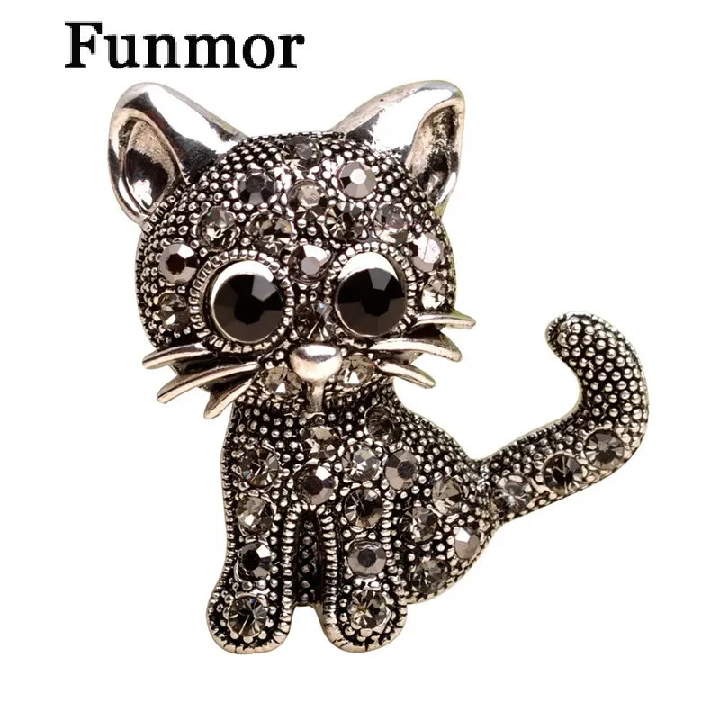 

Cute Cat With Crystal Brooch Sweater Cardigan Scarf Clips Anti Silver Animal Broche Korean Style Bag Pendant Hat Pins Bijoux