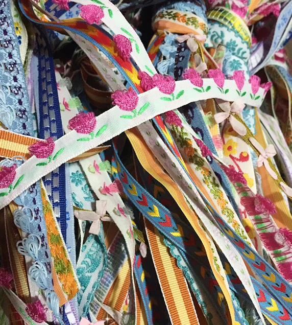 

Favorite 15Meter/lot mixed design webbing 0.6 / 2cm webbing National wind embroidery Woven Jacquard Ribbon lace DIY accessories