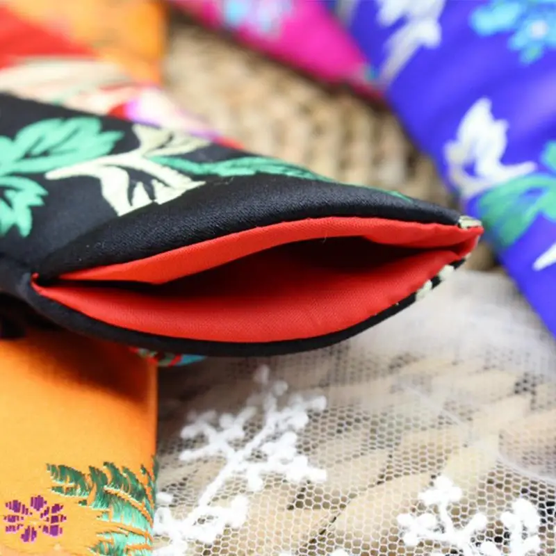 

Fashion Printing Folding Hand Fan Pouch Cover Case