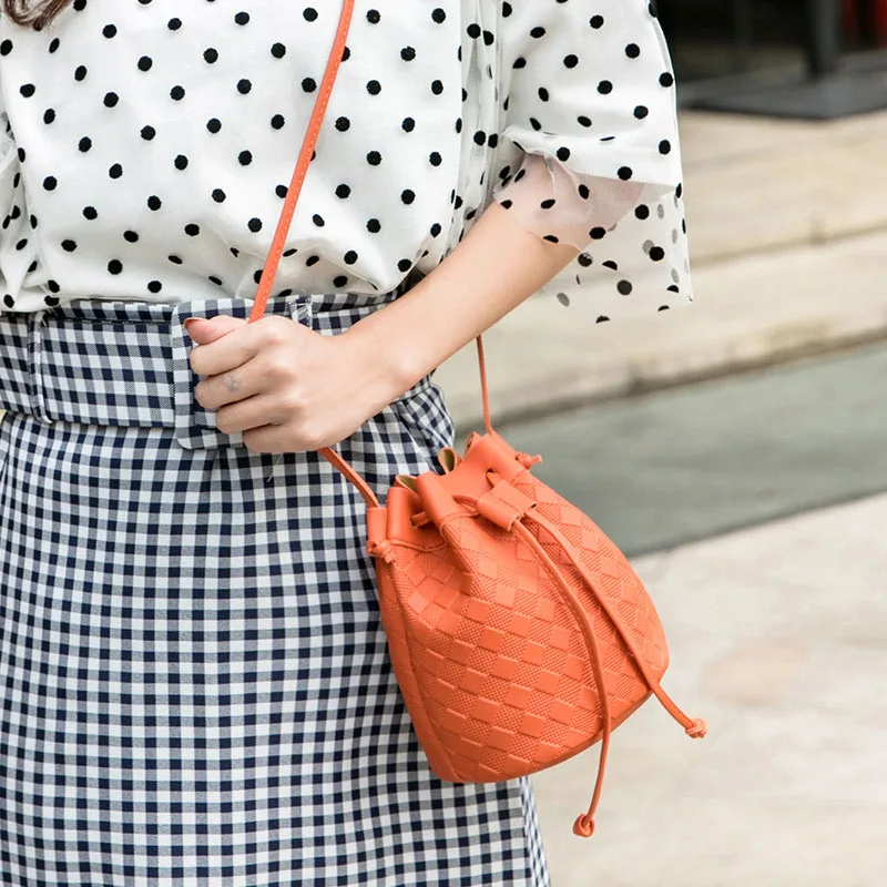 

2019 New Style Women Embossed Square Lattice Small Bucket Bag Fashion Vintage Shoulder Messenger Bag