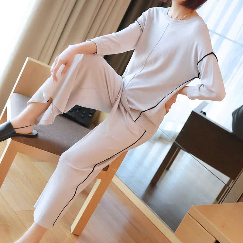 

Korean version of the casual suit female summer 2019 spring new sweater women's fashion wide leg pants two-piece