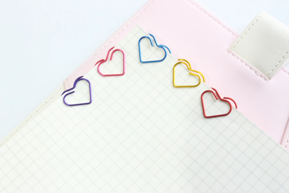 Domikee новые милые цветные «любящее сердце» дизайн, офисные школьные канцелярские скрепки на Канцтовары, карамельный студенческий Закладка для книги, 12 шт./кор., 5 видов цветов