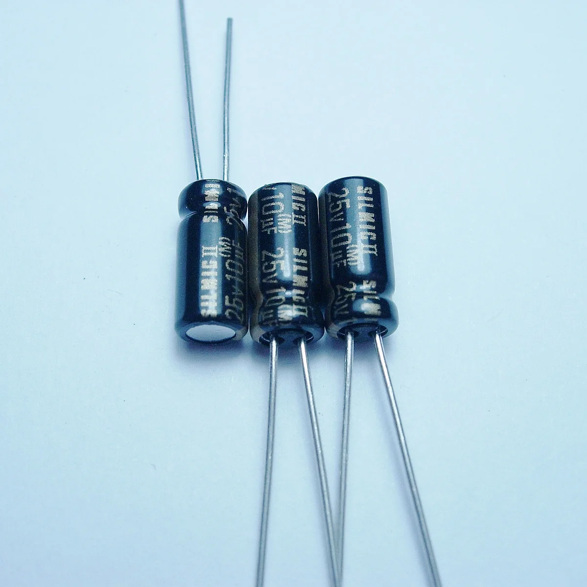Cobre para Capacitância pé de Áudio Elna Silmcii 25v10uf 5*11 Super Capacitor Capacitores Eletrolíticos Frete Grátis 20 Pçs – 50
